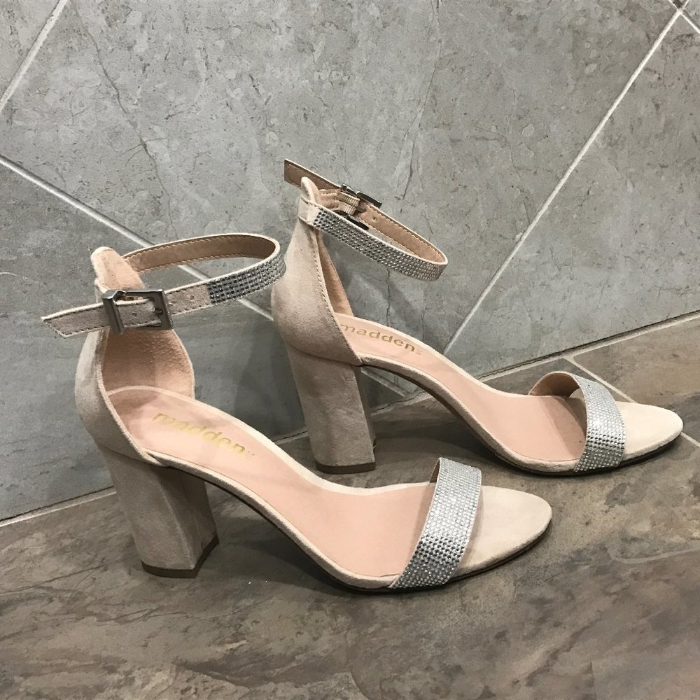 Steve Madden beige/silver heels